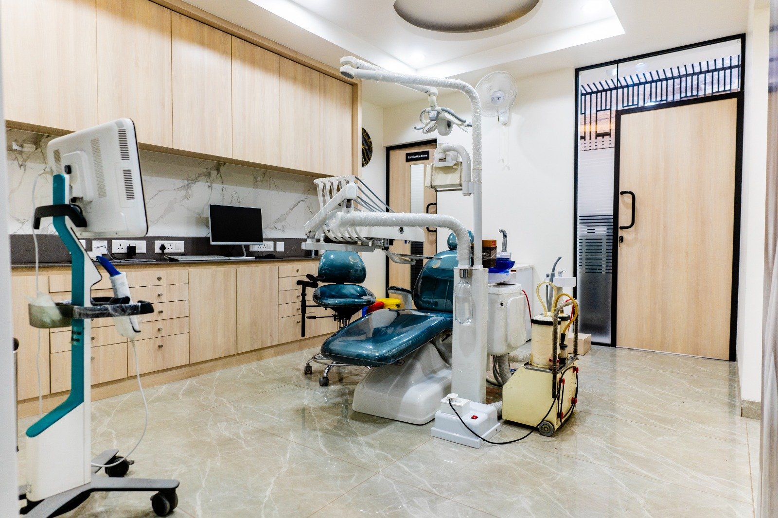 A treatment room at Delhi Dental Cosmetics